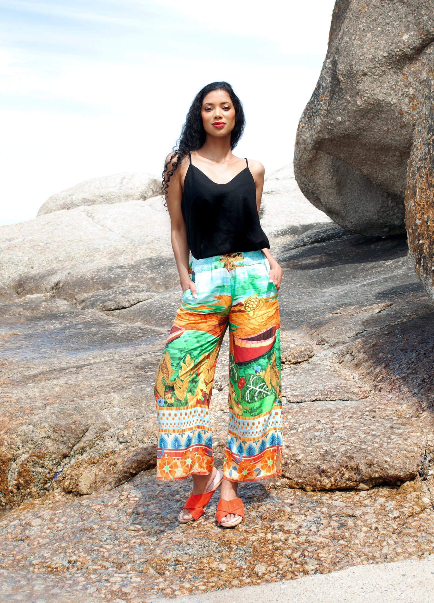 Ciara wide-leg Trousers in Paradise Island print