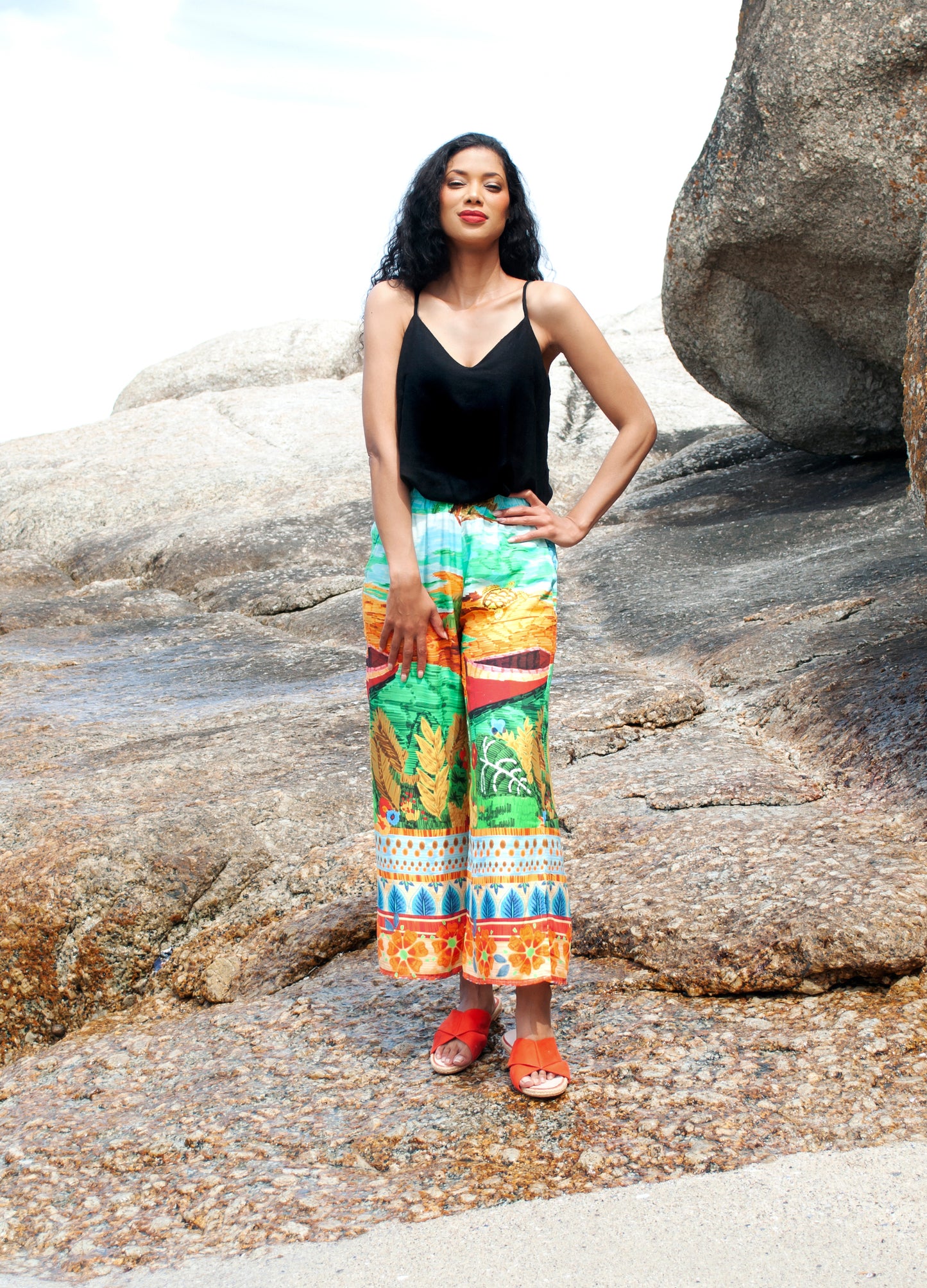 Ciara wide-leg Trousers in Paradise Island print