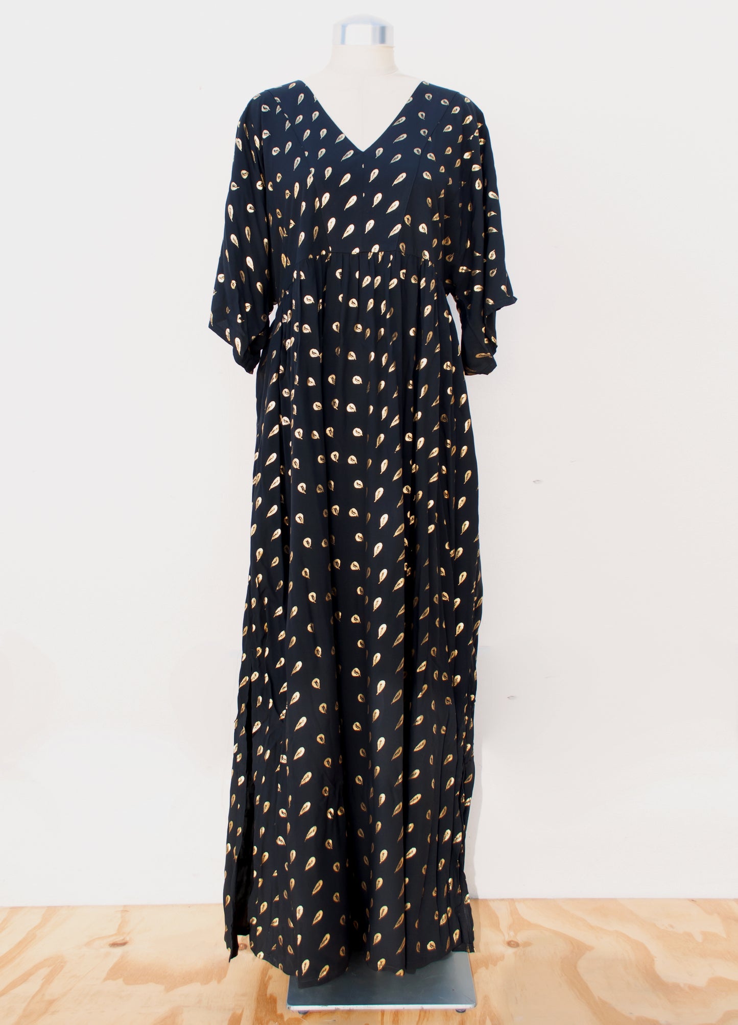 Clara kaftan dress in black & gold Feather size 46