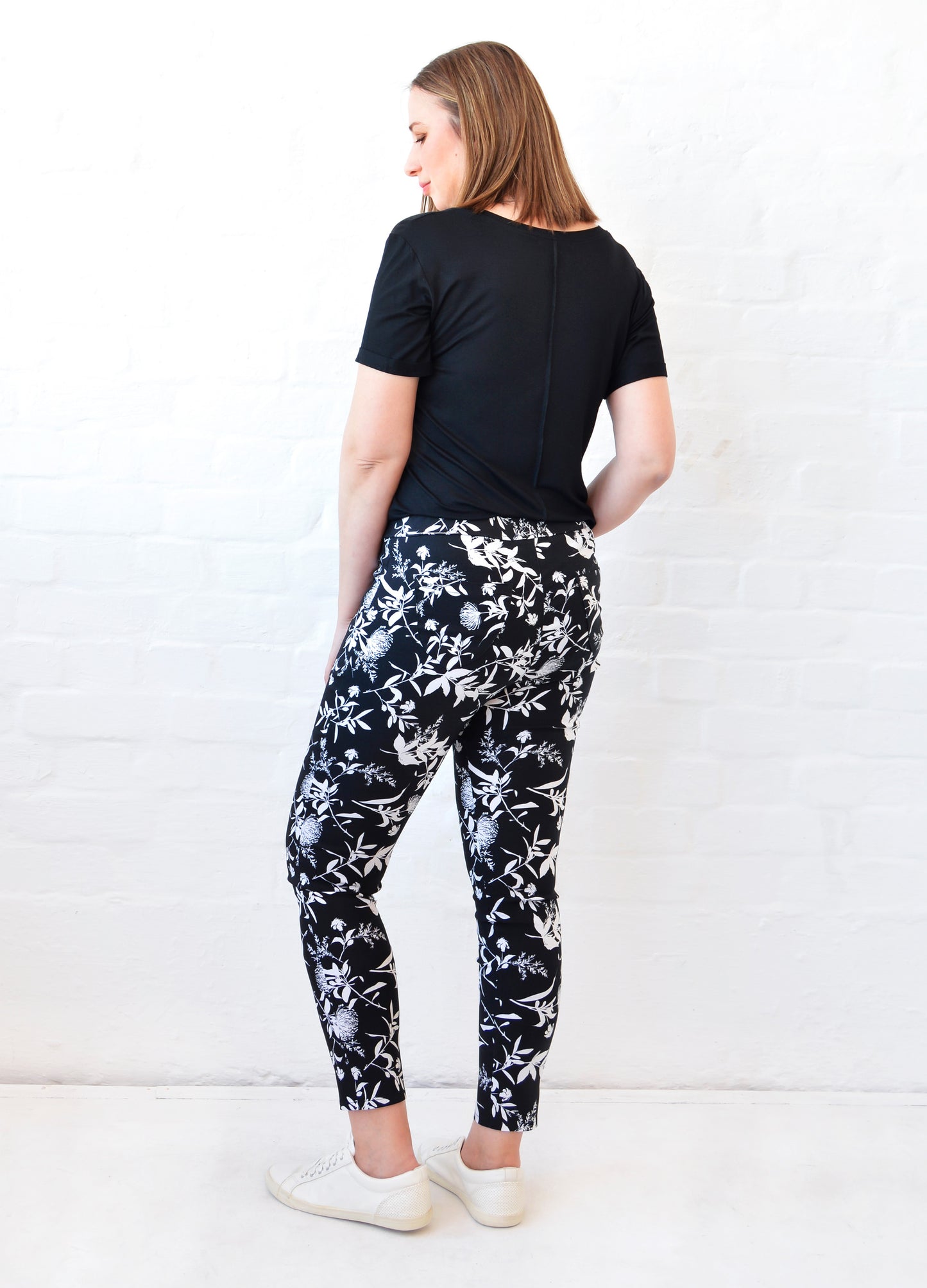 Grazia jogger in black Pincushions print